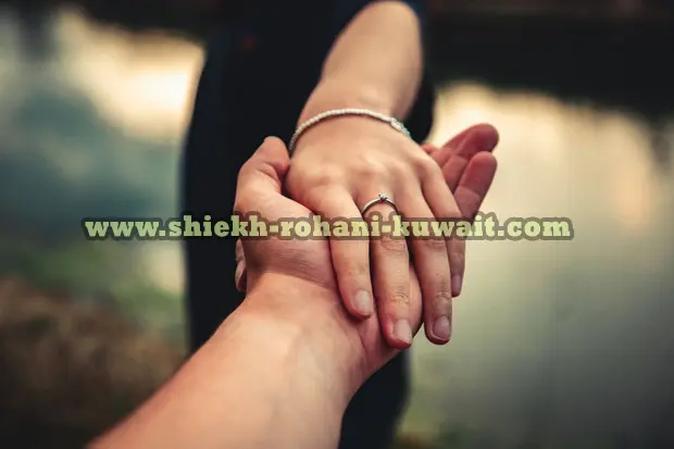 صورة تحتوي على بحيرة ويدين سحر المحبة في رمضان 